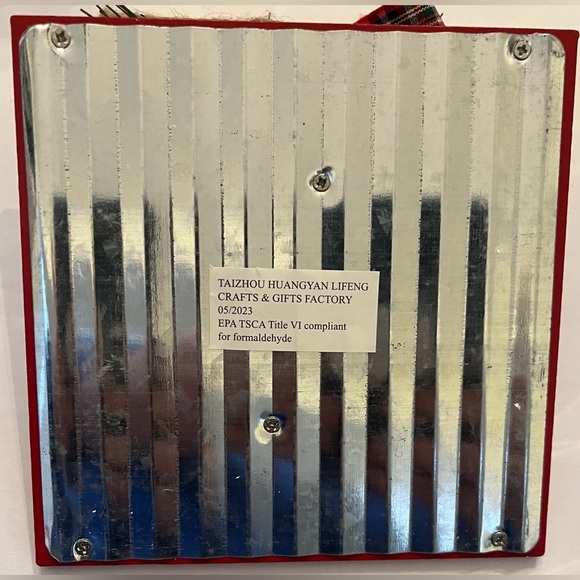 New in box set of 4 metal plaque Christmas ornaments - Picture 5 of 7